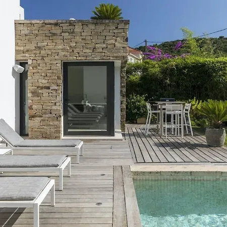 Jaque In Tropez Near And * 圣特罗佩